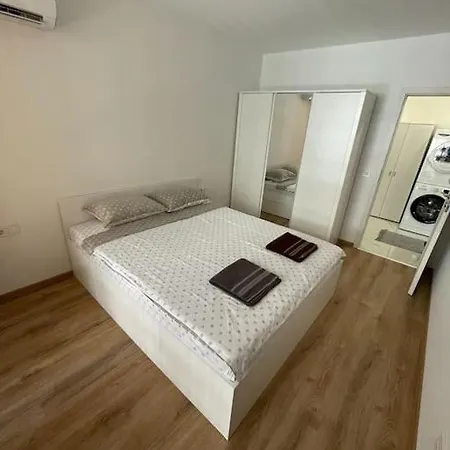 двустаен за двама. * Burgas City